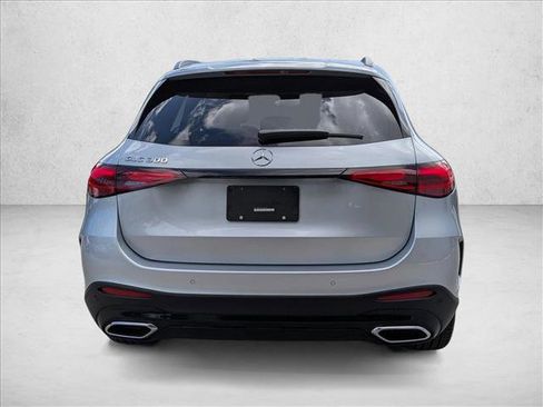 Certified 2025 Mercedes-Benz GLC 300 image 7