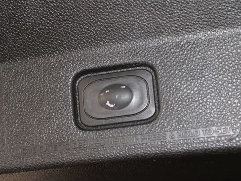 Used 2019 Ford Explorer XLT w/ Equipment Group 202A FWD image 14