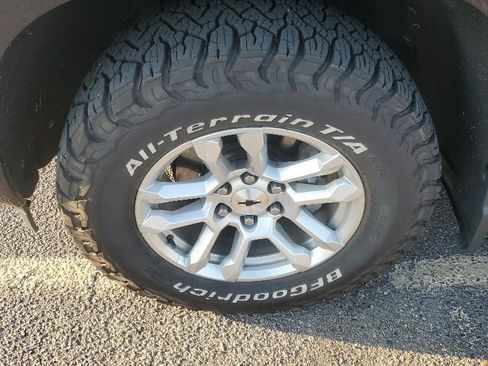 Used 2022 Chevrolet Silverado 1500 RST w/ Convenience Package II AWD/4WD image 12