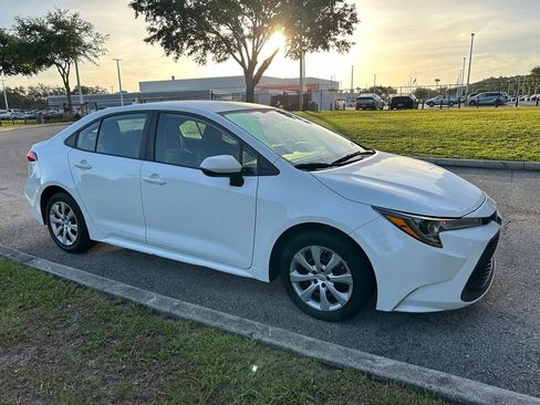 Used 2021 Toyota Corolla LE FWD image 8