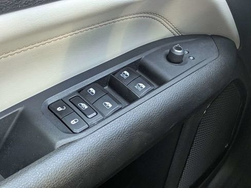 Used 2025 Jeep Compass Limited AWD/4WD image 23