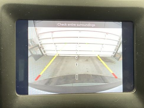 Used 2019 Jeep Cherokee Latitude Plus AWD/4WD image 12