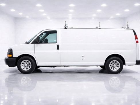Used 2014 Chevrolet Express 1500 image 2