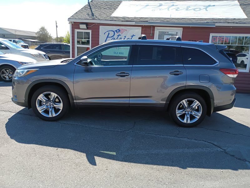 Used 2018 Toyota Highlander Limited AWD/4WD image 2