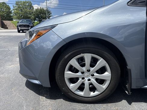 Used 2025 Toyota Corolla LE FWD image 27