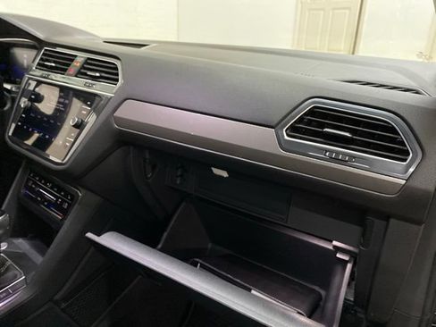 Used 2023 Volkswagen Tiguan SE w/ Panoramic Sunroof Package FWD image 95