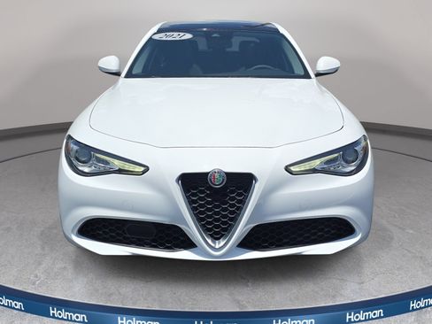 Used 2021 Alfa Romeo Giulia Sprint w/ Sun & Sound Package RWD image 3