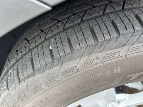 Used 2024 Kia Sorento LX FWD image 33