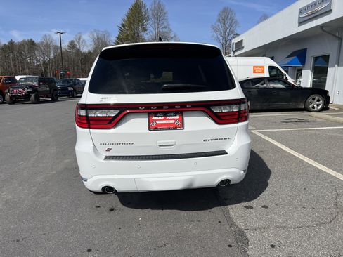 Used 2024 Dodge Durango Citadel image 2
