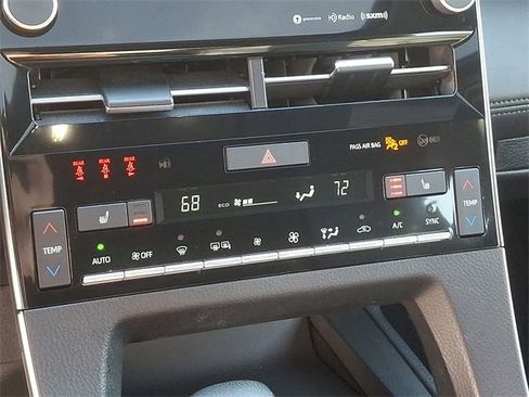 Used 2019 Toyota Avalon XLE image 16