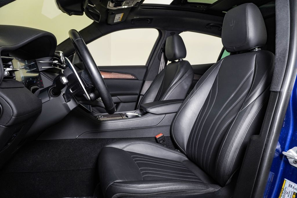 Used 2023 Maserati Grecale Modena AWD/4WD image 18
