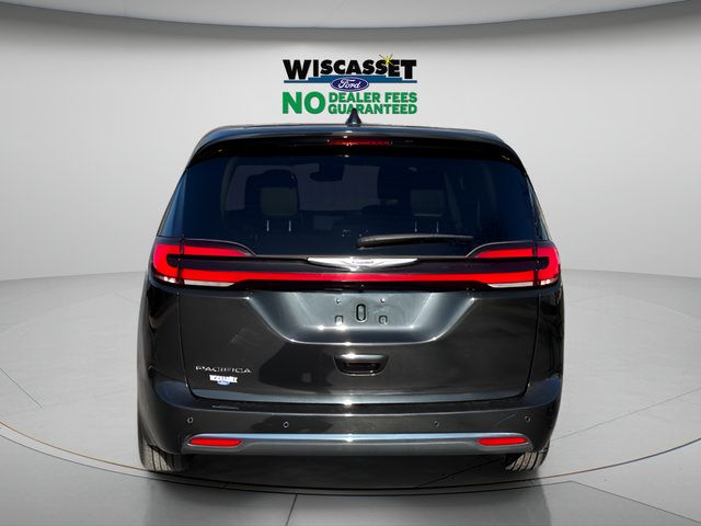 Used 2024 Chrysler Pacifica Touring-L FWD image 28
