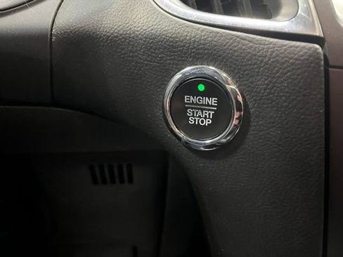 Used 2019 Ford Edge Titanium w/ Equipment Group 301A image 17