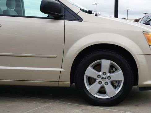 Used 2013 Dodge Grand Caravan SE image 9