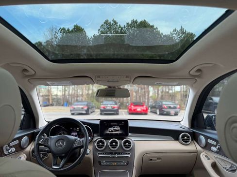 Used 2019 Mercedes-Benz GLC 350e 4MATIC image 8