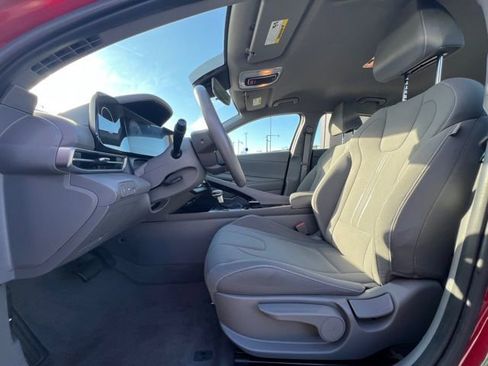 Certified 2023 Hyundai Elantra SEL w/ Convenience Package image 16