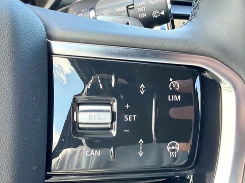 New 2026 Land Rover Discovery Sport Landmark image 38