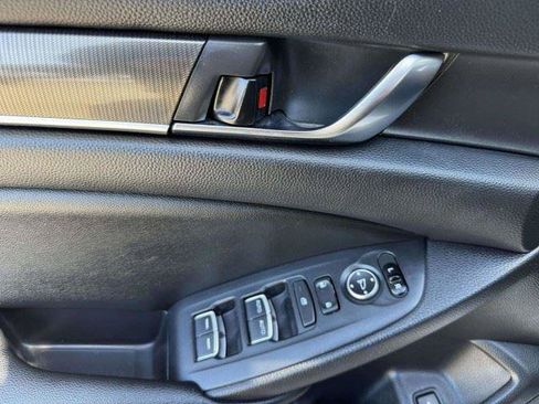 Used 2020 Honda Accord Sport image 17
