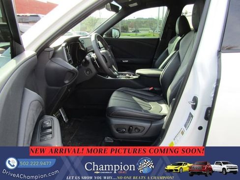 Used 2025 Lexus TX 500h AWD w/ Technology Package image 12