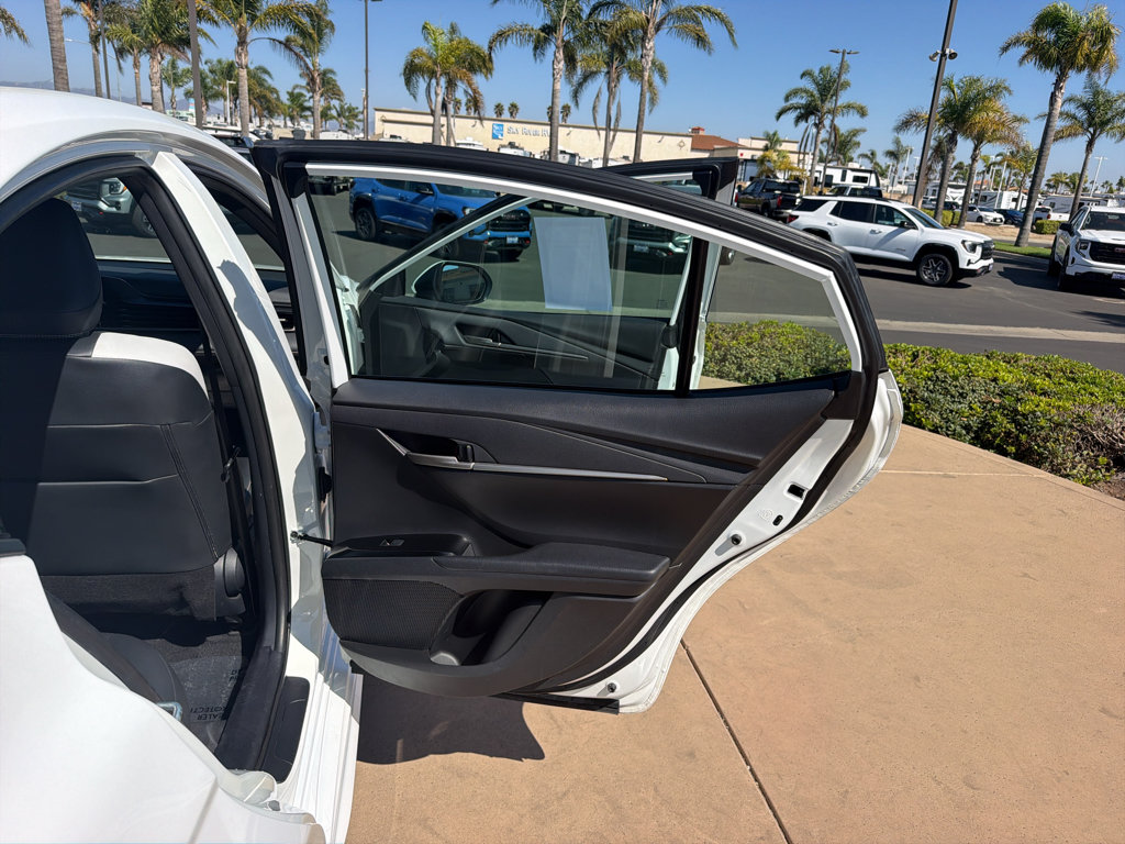 Used 2025 Toyota Camry SE FWD image 16