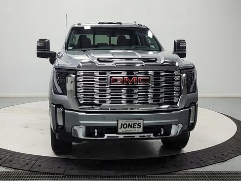 Used 2026 GMC Sierra 2500 Denali w/ Denali Reserve Package AWD/4WD image 3