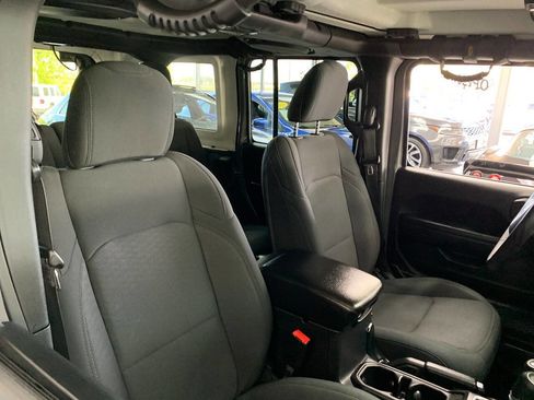 Used 2019 Jeep Wrangler Unlimited Sport S AWD/4WD image 11