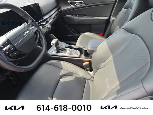 Certified 2026 Kia Sportage EX FWD image 17