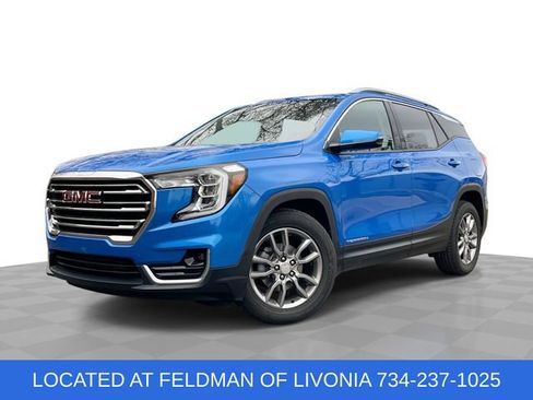 Used 2024 GMC Terrain SLT image 1