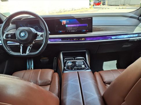 Used 2023 BMW i7 xDrive60 w/ Executive Package 2 AWD/4WD image 12