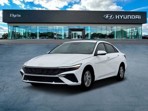New 2026 Hyundai Elantra SE image 1