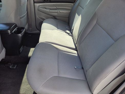 Used 2012 Toyota Tacoma 4x4 Double Cab w/ TRD Sport Pkg image 9