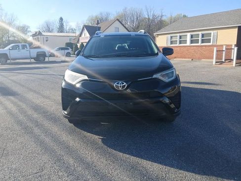 Used 2016 Toyota RAV4 LE FWD image 2