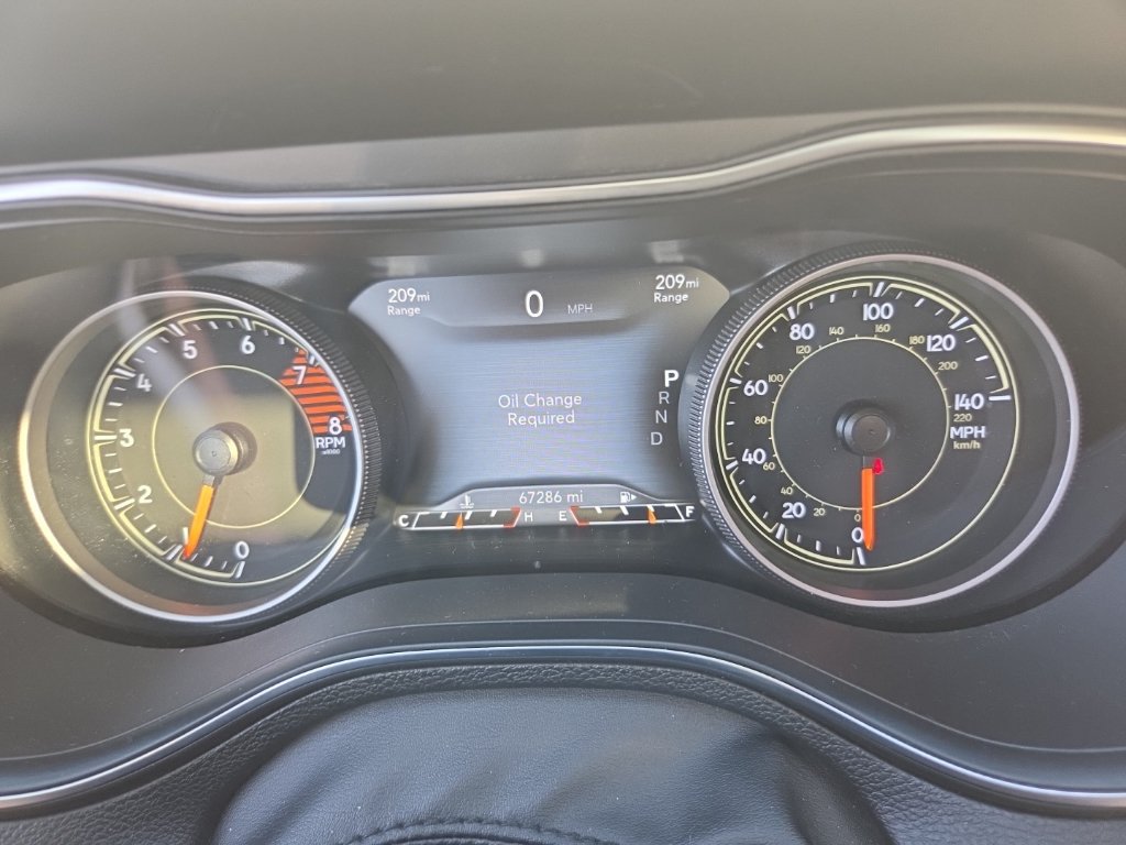 Used 2019 Jeep Cherokee Overland w/ Technology Group AWD/4WD image 7