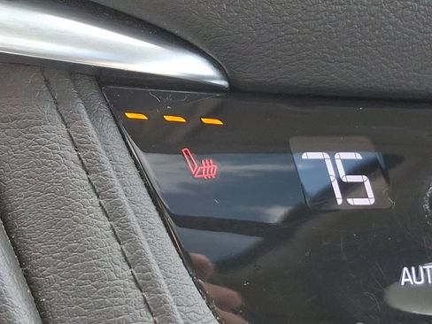 Used 2018 Cadillac XT5 Luxury w/ LPO, Wheel Lock Package image 26