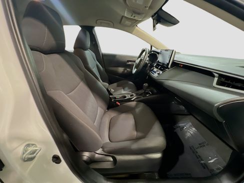 Used 2021 Toyota Corolla LE FWD image 19
