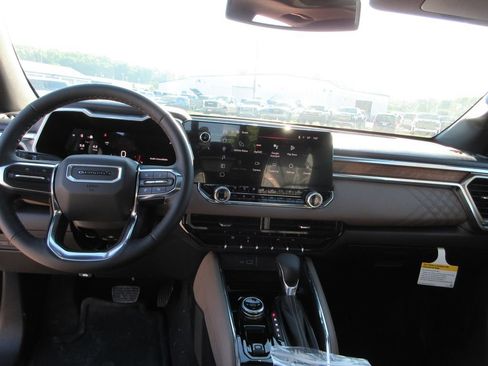 New 2026 GMC Canyon Denali AWD/4WD image 16
