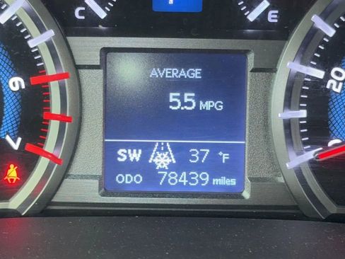 Used 2018 Toyota 4Runner SR5 Premium image 17