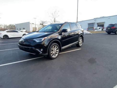 Used 2016 Toyota RAV4 Limited image 10