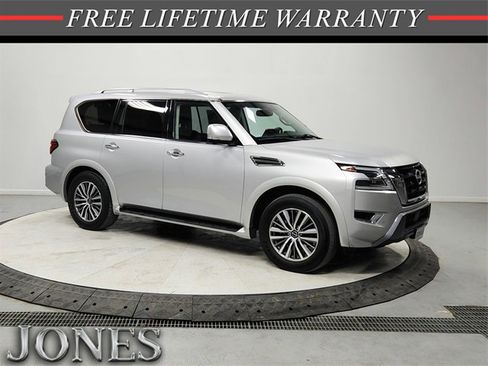 Used 2024 Nissan Armada SL image 1