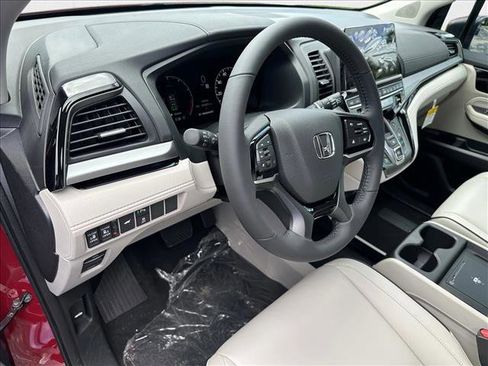 New 2026 Honda Odyssey Touring image 3