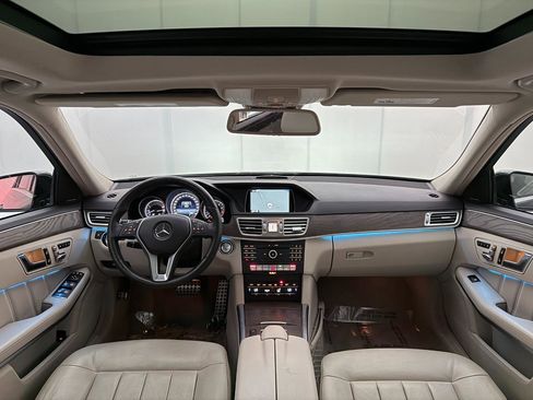 Used 2016 Mercedes-Benz E 350 4MATIC Sedan image 27