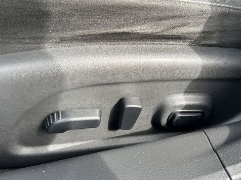 Used 2015 Nissan Altima 2.5 SV w/ Convenience Package image 14