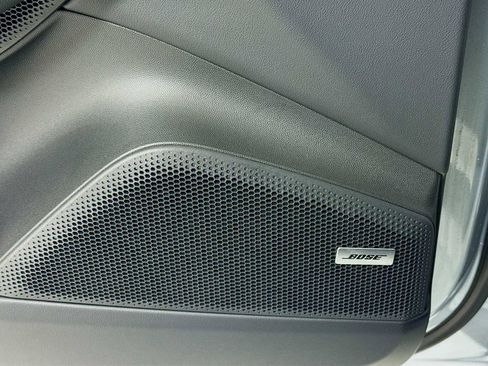Certified 2025 Porsche Macan Electric RWD image 12