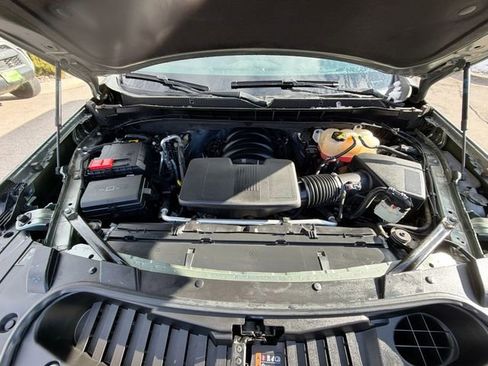 Used 2023 Chevrolet Suburban Premier image 30