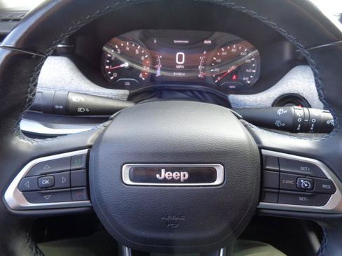 Used 2022 Jeep Compass Latitude w/ Convenience Group AWD/4WD image 35