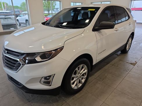 Used 2018 Chevrolet Equinox LS FWD image 1