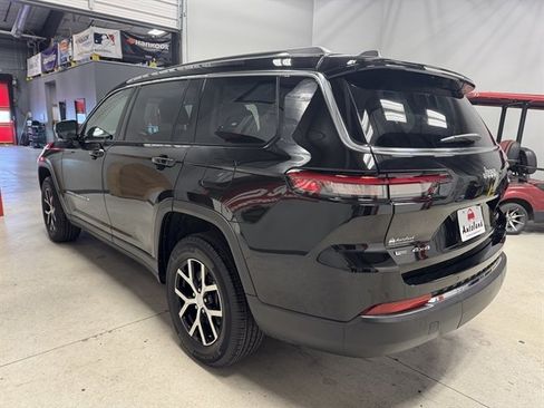 Used 2023 Jeep Grand Cherokee L Limited AWD/4WD image 6