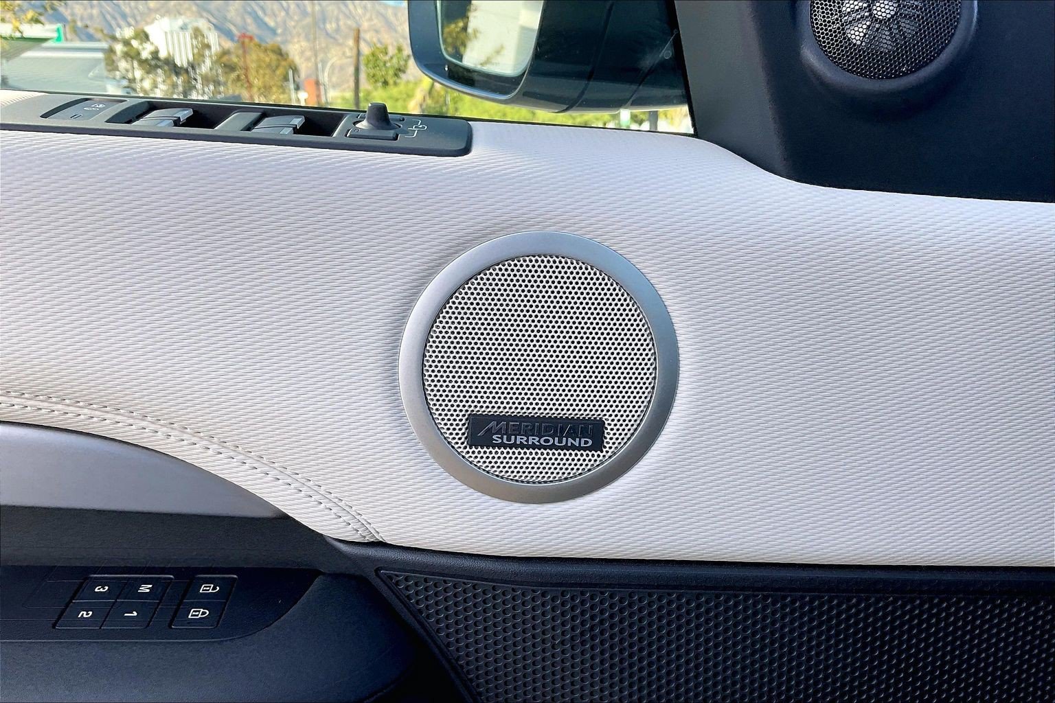 New 2026 Land Rover Discovery Limited Edition AWD/4WD image 25