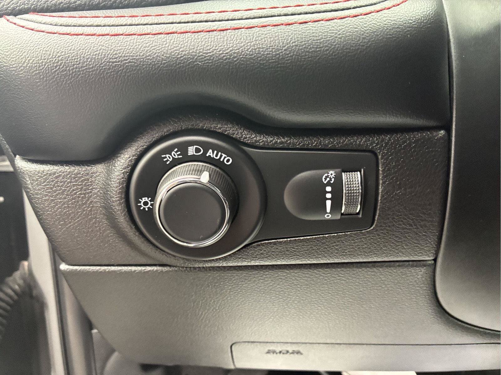 Used 2025 Dodge Durango R/T AWD/4WD image 24
