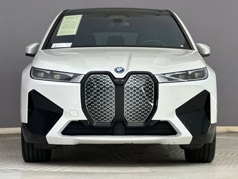 Certified 2025 BMW iX xDrive50 image 6
